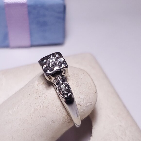 Antique Estate .10ctw Natural Rd Diamond square top 14Kt WG Engagement Ring23385 - Picture 3 of 6